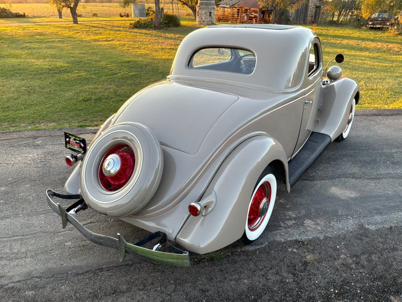 1935 Ford Model 48 46