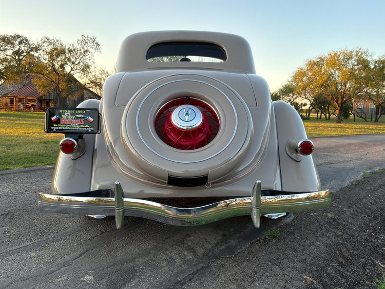 1935 Ford Model 48 42