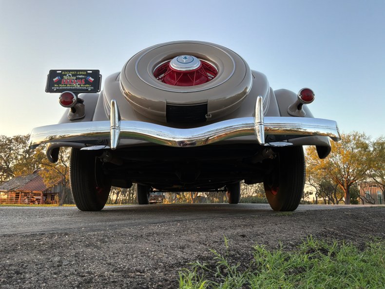 1935 Ford Model 48 43