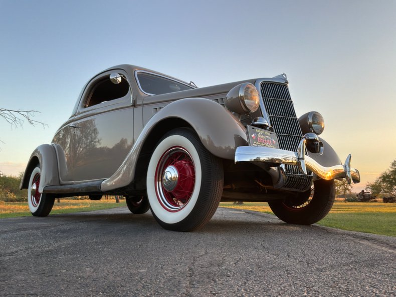 1935 Ford Model 48 52