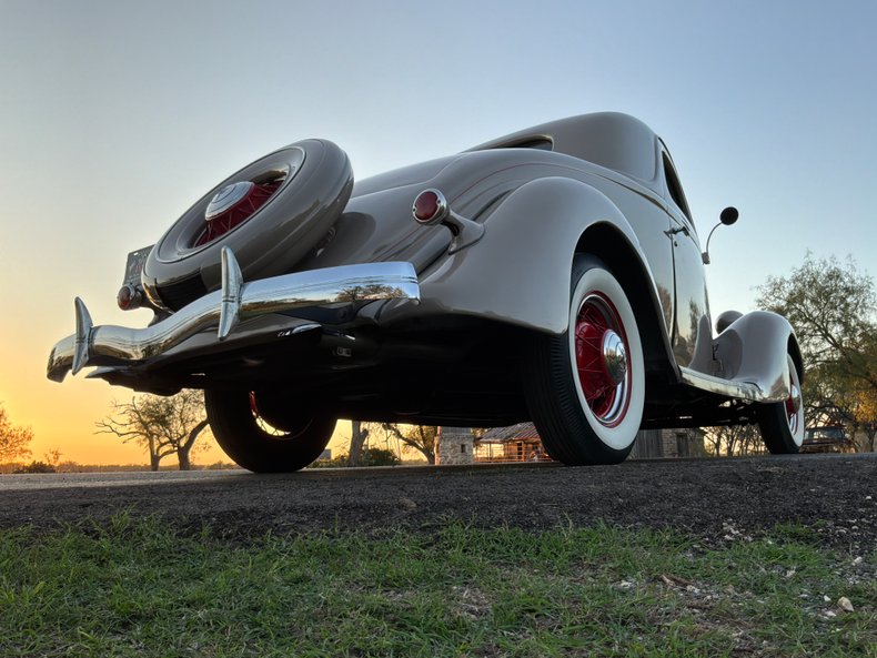 1935 Ford Model 48 44