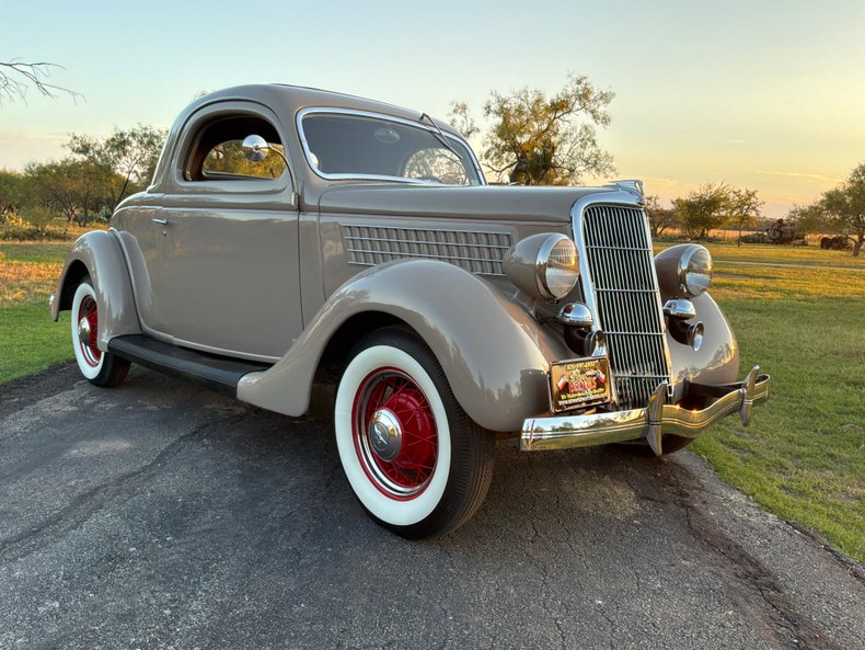 1935 Ford Model 48 53