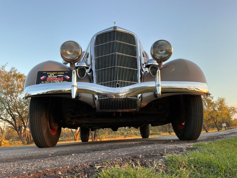 1935 Ford Model 48 65