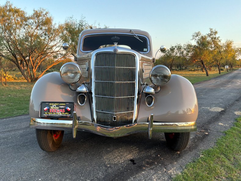 1935 Ford Model 48 64