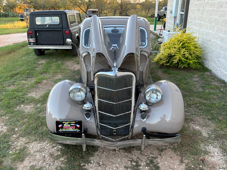 1935 Ford Model 48 56