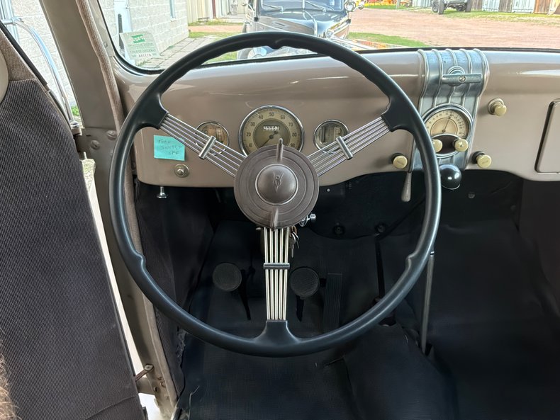 1935 Ford Model 48 21