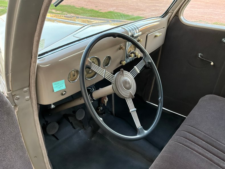 1935 Ford Model 48 20