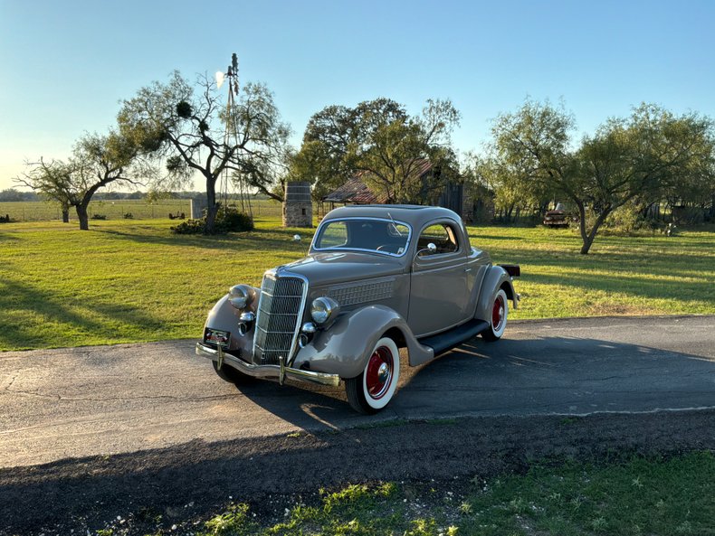 1935 Ford Model 48 77