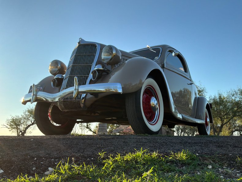 1935 Ford Model 48 80