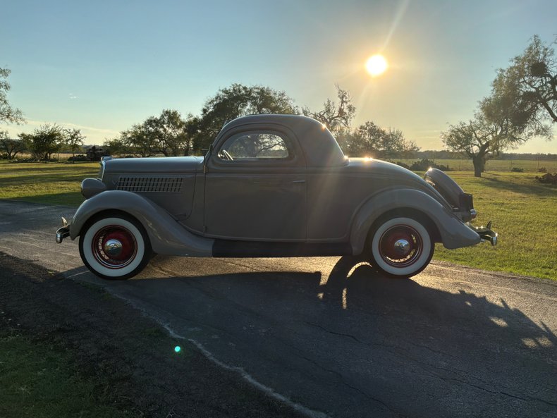 1935 Ford Model 48 81