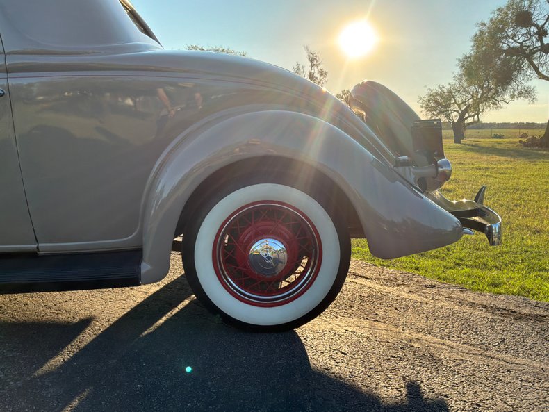 1935 Ford Model 48 85