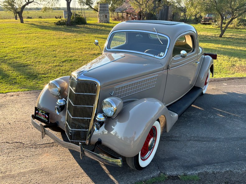 1935 Ford Model 48 78