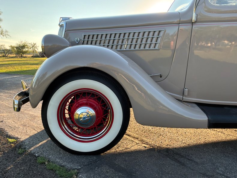 1935 Ford Model 48 82