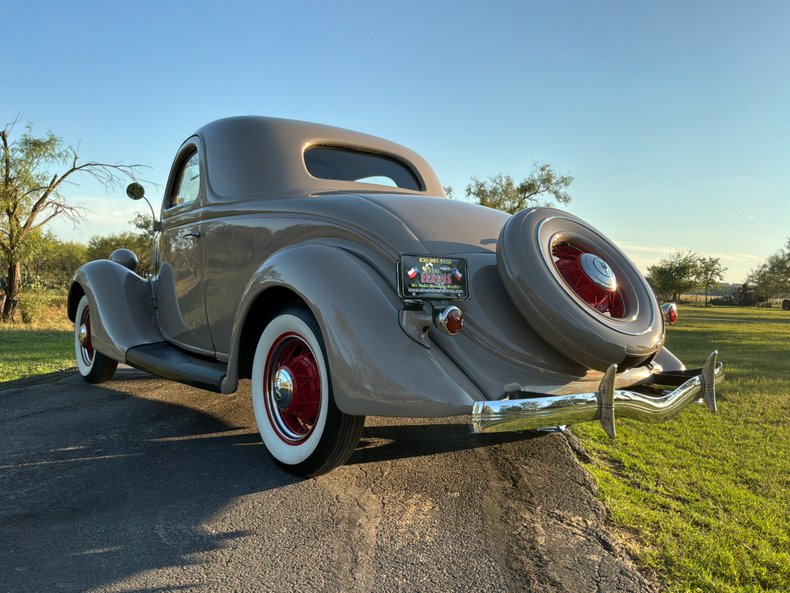 1935 Ford Model 48 88