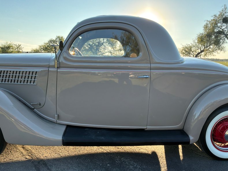 1935 Ford Model 48 83