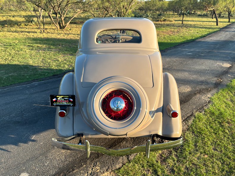1935 Ford Model 48 5