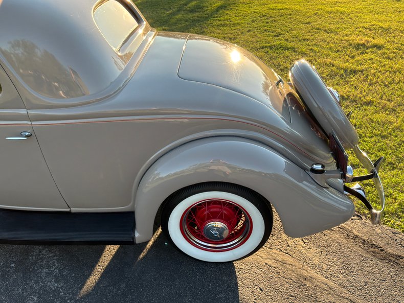 1935 Ford Model 48 86