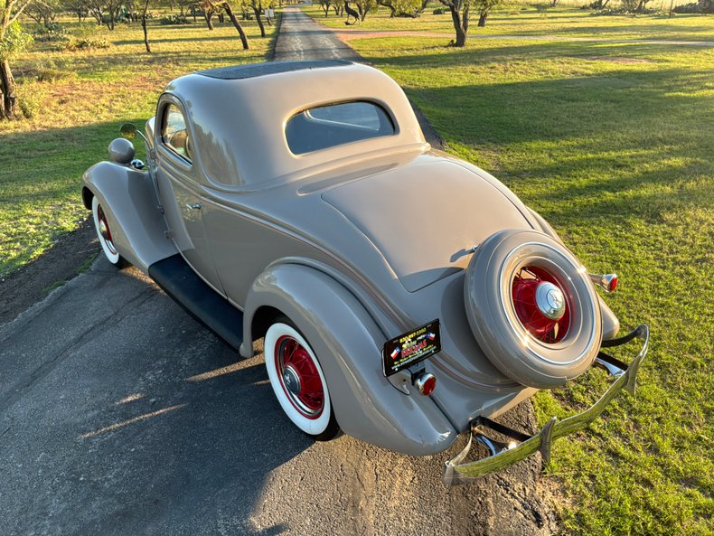 1935 Ford Model 48 87