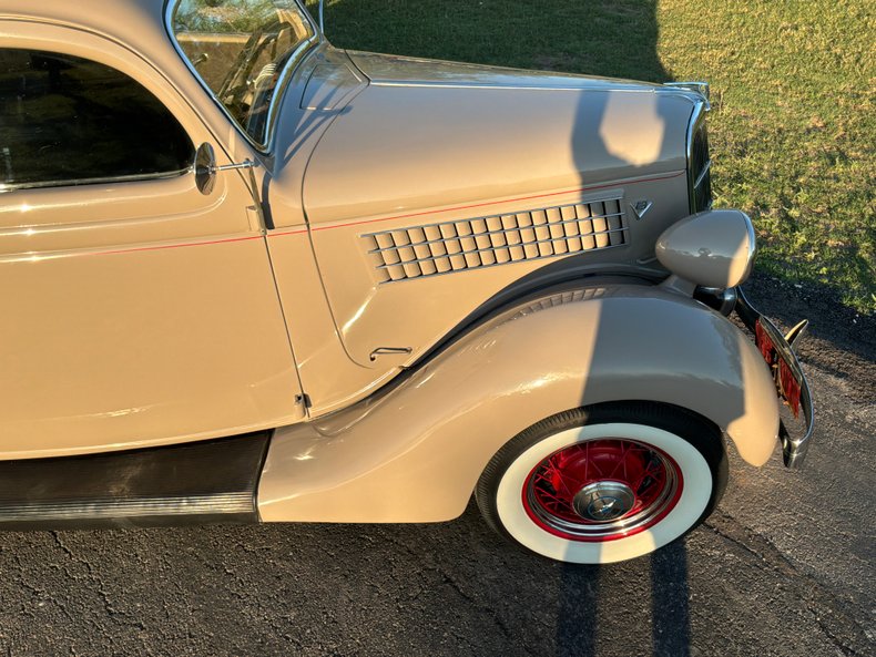 1935 Ford Model 48 100