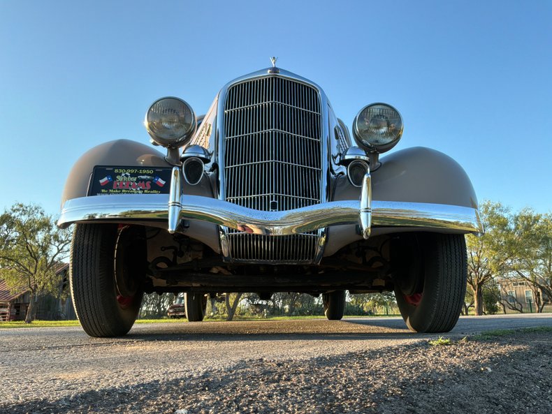 1935 Ford Model 48 104