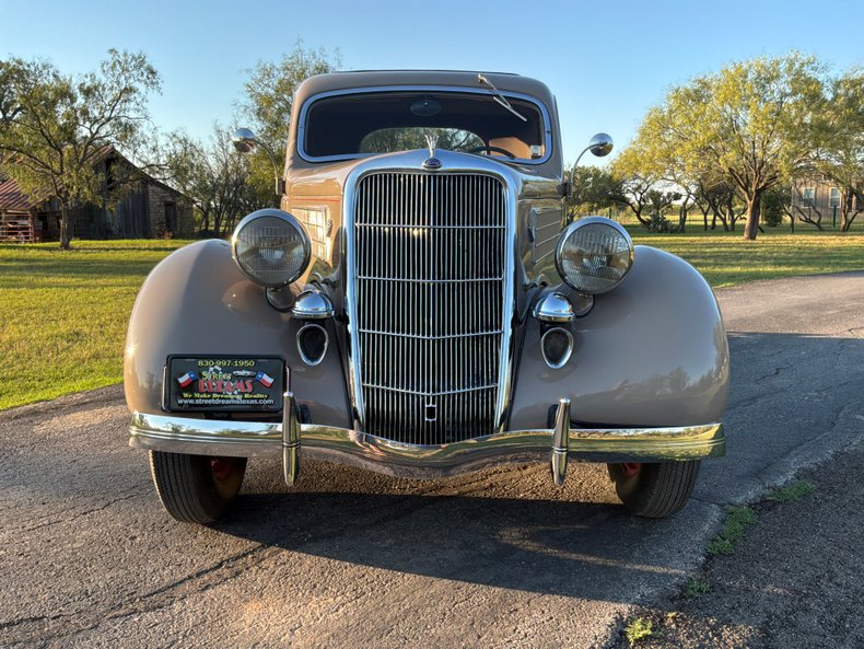 1935 Ford Model 48 103