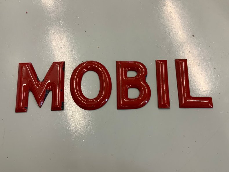ORIGINAL MOBIL PORCELAIN SINGLE LETTERS RARE FIND | Street Dreams