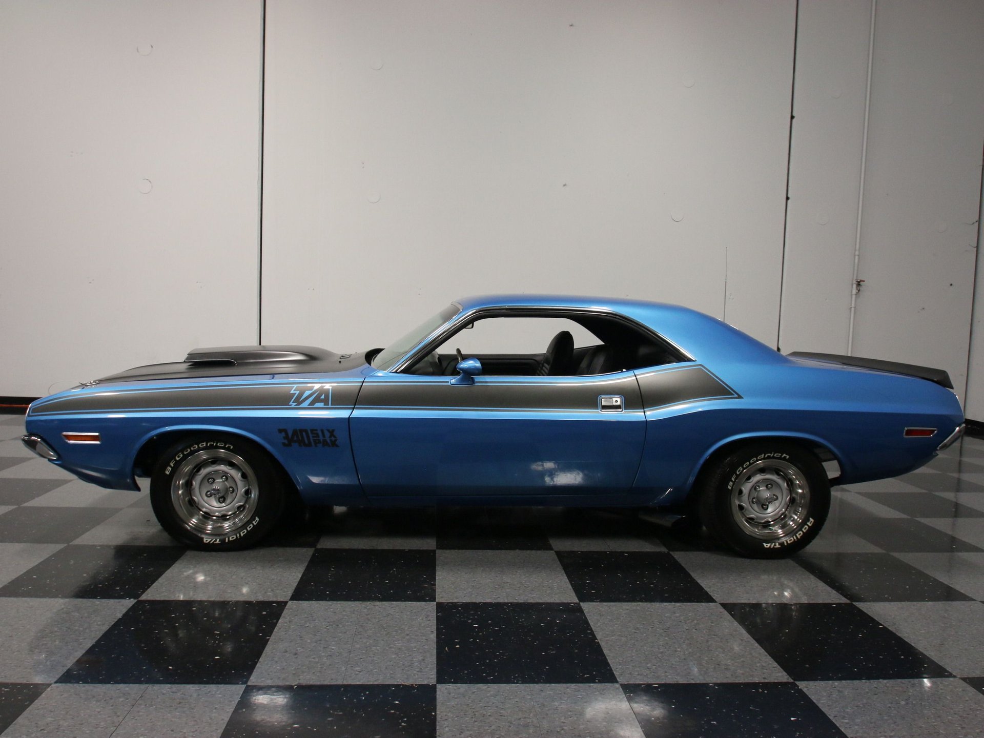 1970 dodge challenger t a six pack