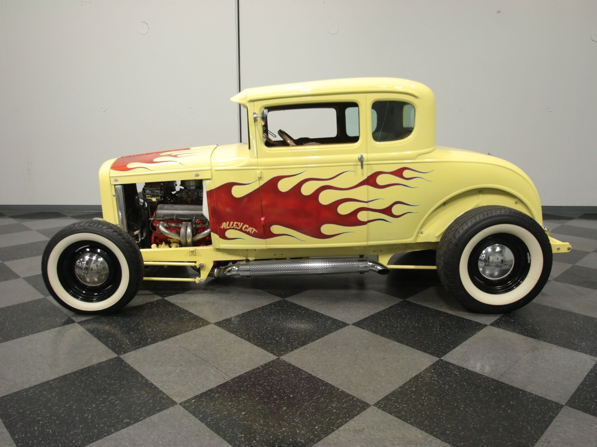1930 ford 5 window coupe