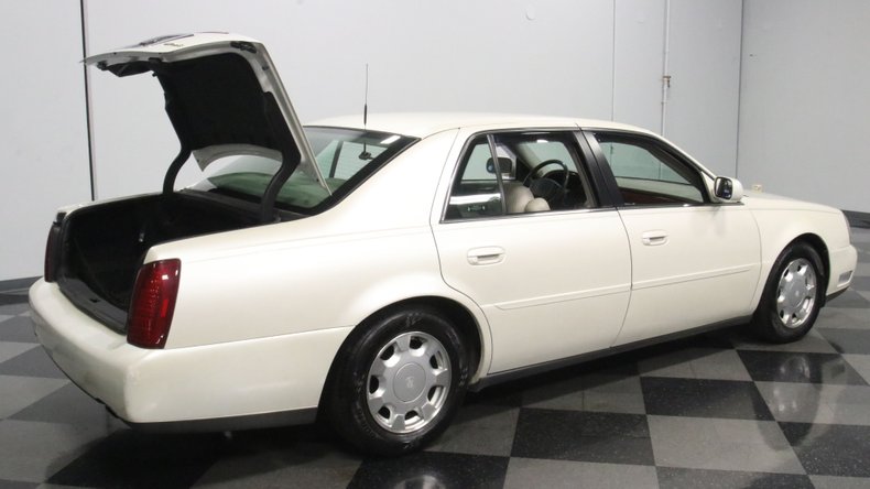 2002 Cadillac DeVille  37