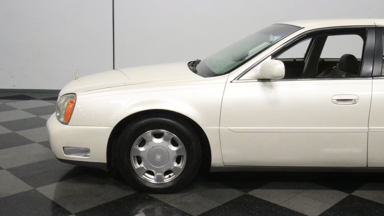 2002 Cadillac DeVille  24