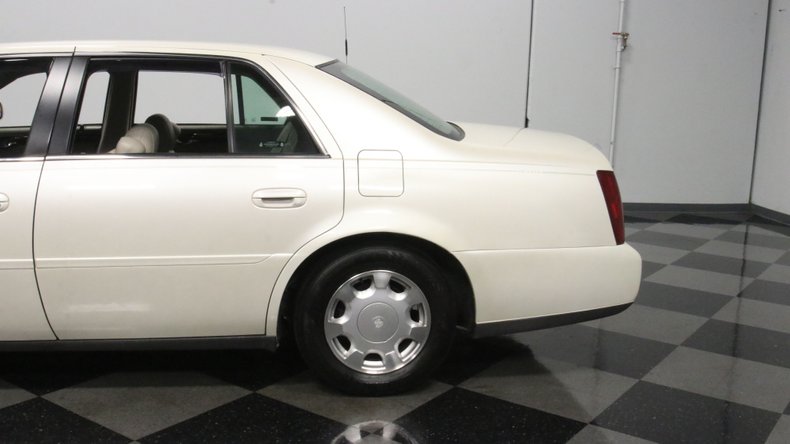 2002 Cadillac DeVille  25