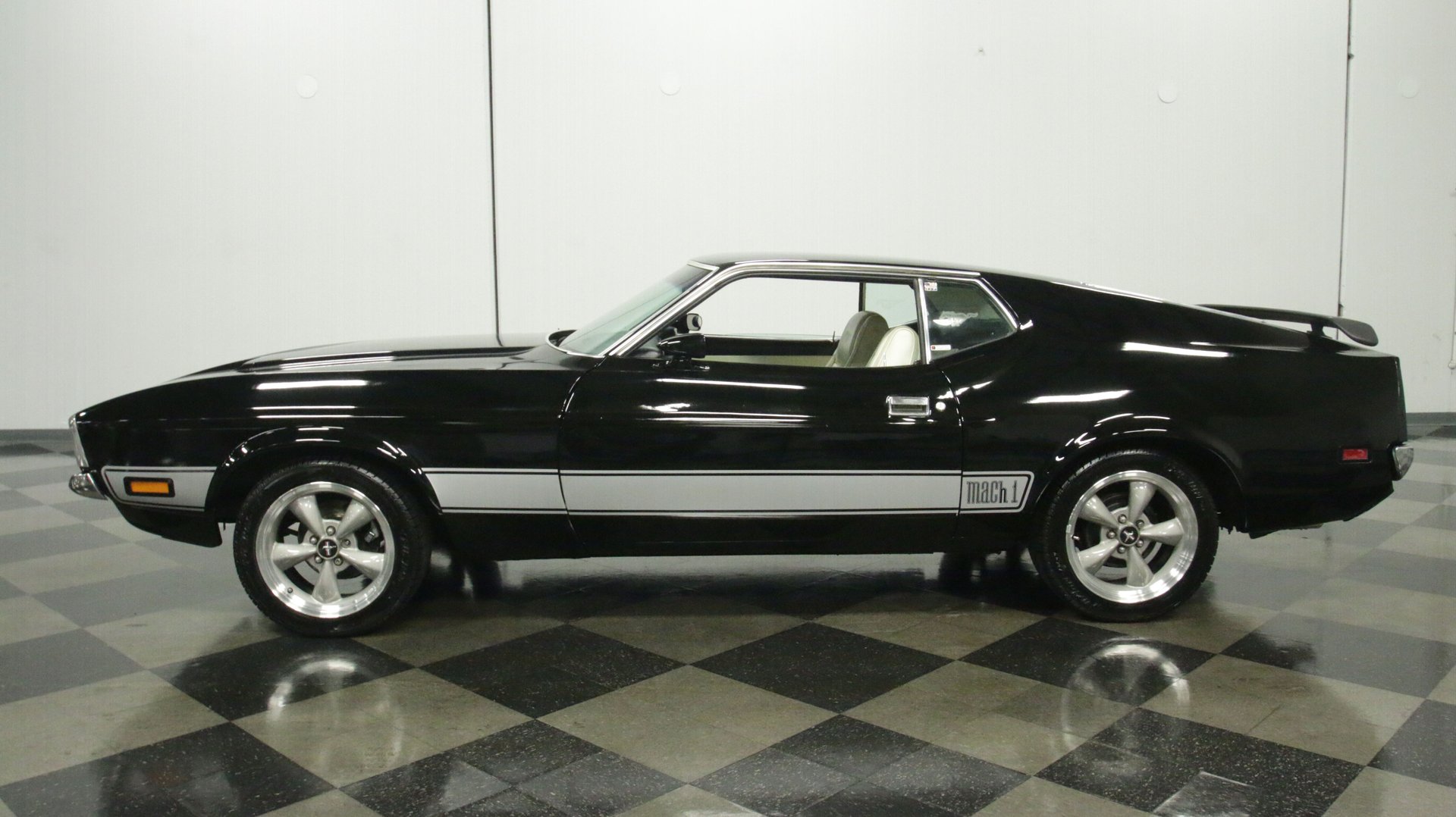 1973 ford mustang mach 1 fastback tribute