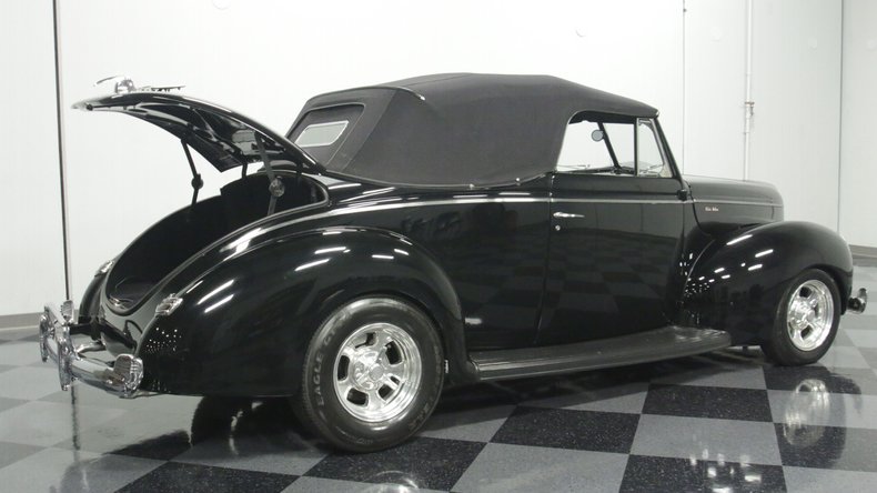 1940 Ford Deluxe 38