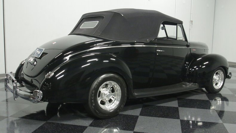 1940 Ford Deluxe 14