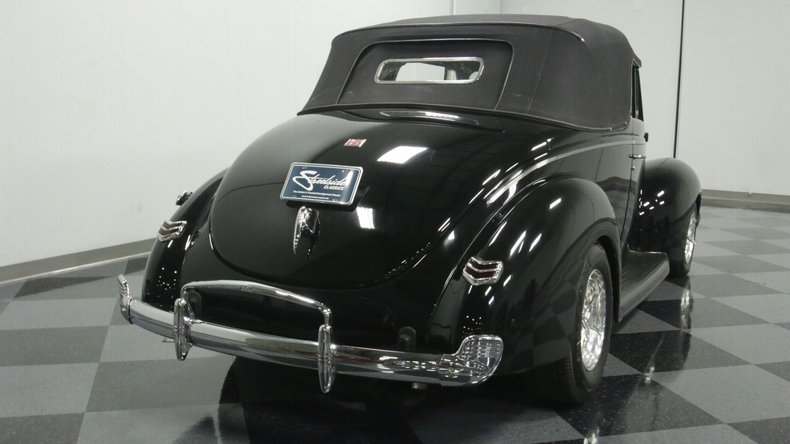 1940 Ford Deluxe 12
