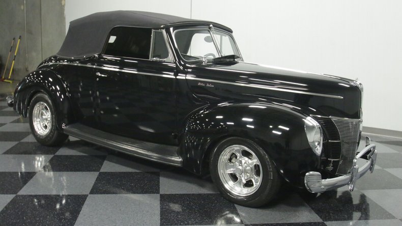 1940 Ford Deluxe 16