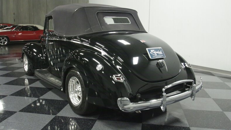 1940 Ford Deluxe 9