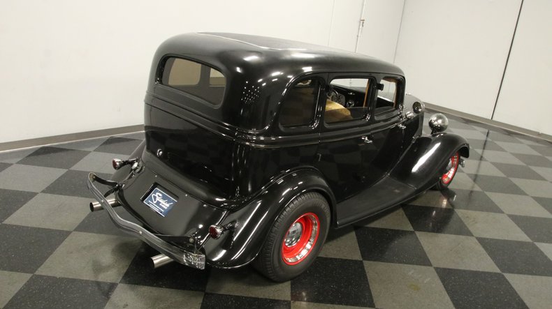 1933 Ford Fordor 23