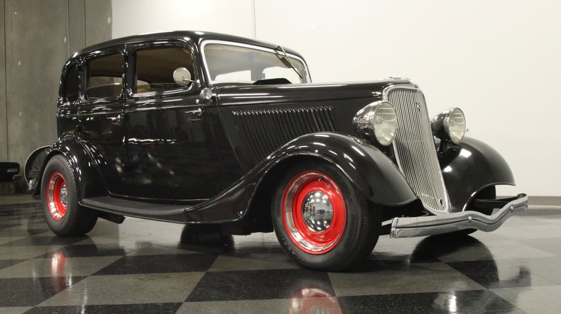 1933 Ford Fordor 28