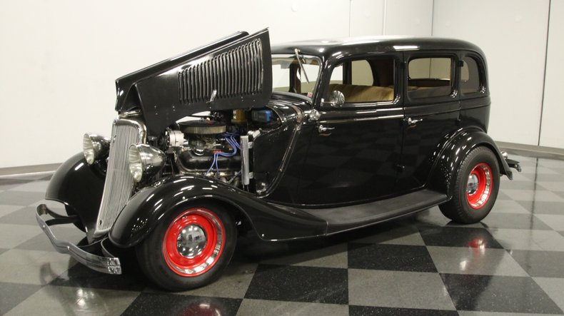 1933 Ford Fordor 29