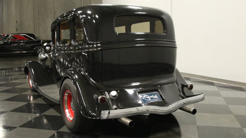 1933 Ford Fordor 7
