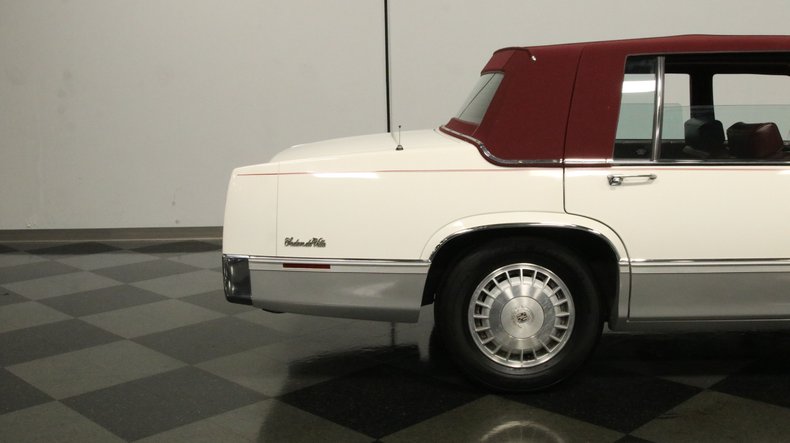 1990 Cadillac Sedan DeVille 26