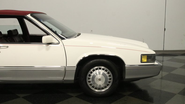 1990 Cadillac Sedan DeVille 27