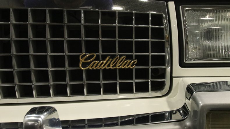 1990 Cadillac Sedan DeVille 68