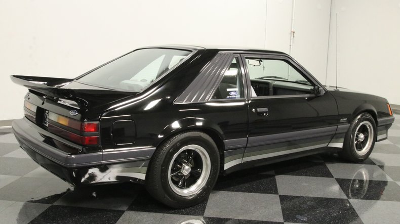 1986 Ford Mustang 11
