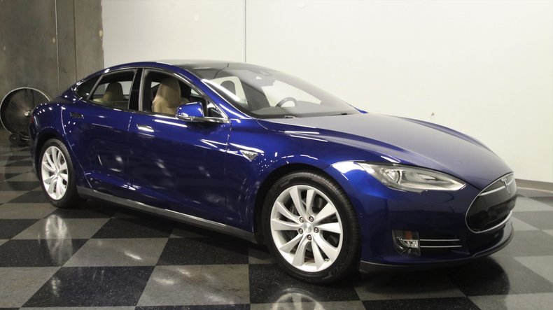 2015 Tesla Model S 85D 13