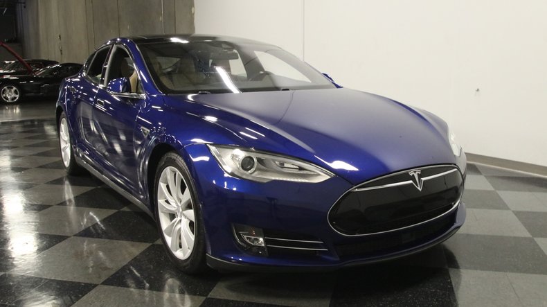 2015 Tesla Model S 14