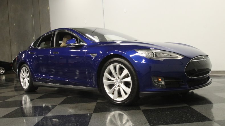 2015 Tesla Model S 85D 28