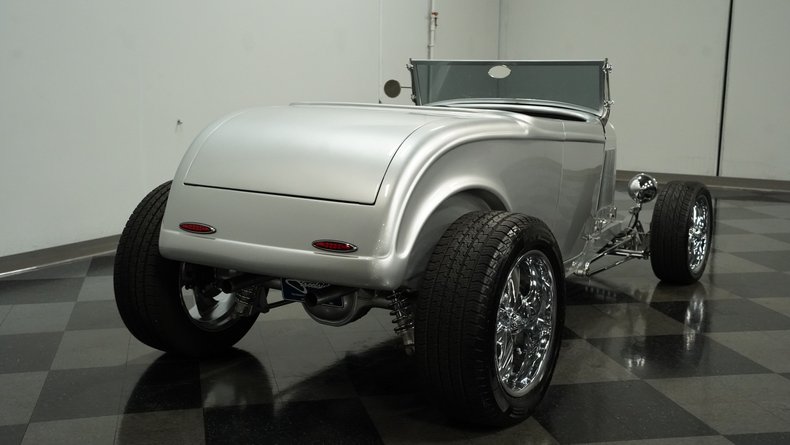 1932 Ford Roadster 9