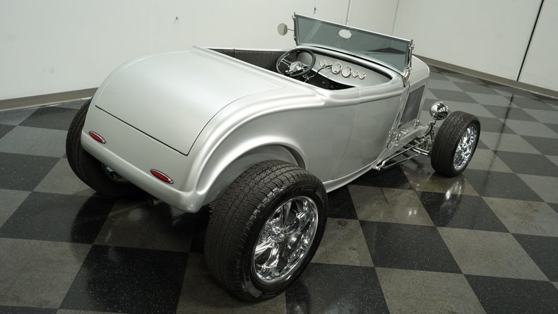 1932 Ford Roadster 22